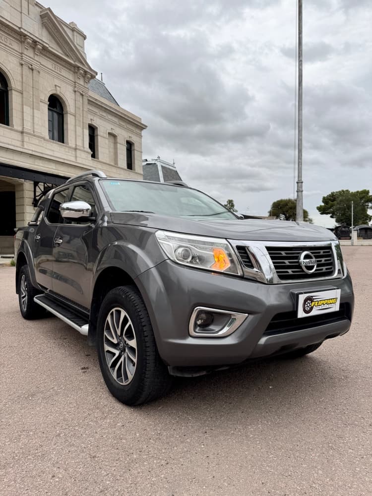 Nissan Frontier LE