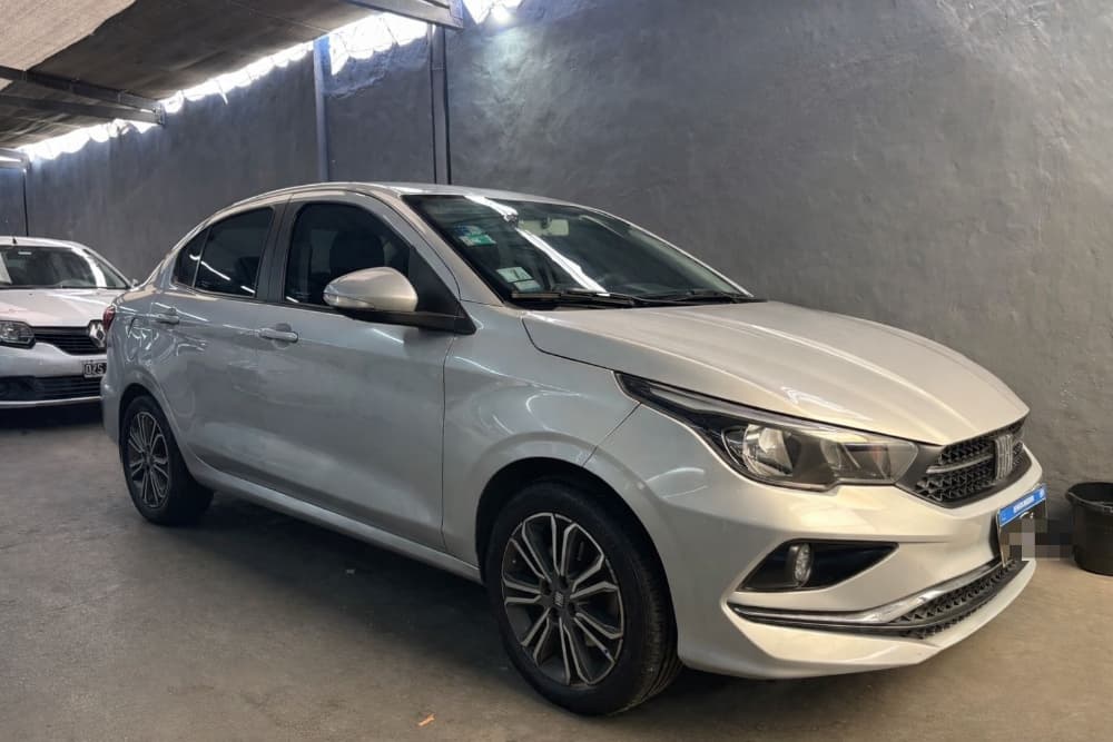 Fiat Cronos Precision 1.8 c/ gnc