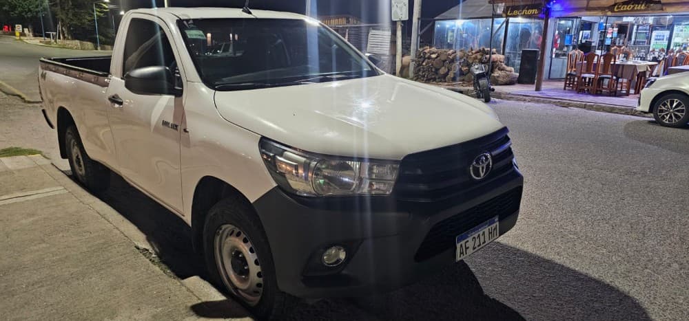 Toyota HILUX  DX 4X4 S/C 2.4